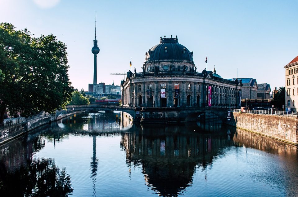Berlin Museumsinsel mit Fernsehturm